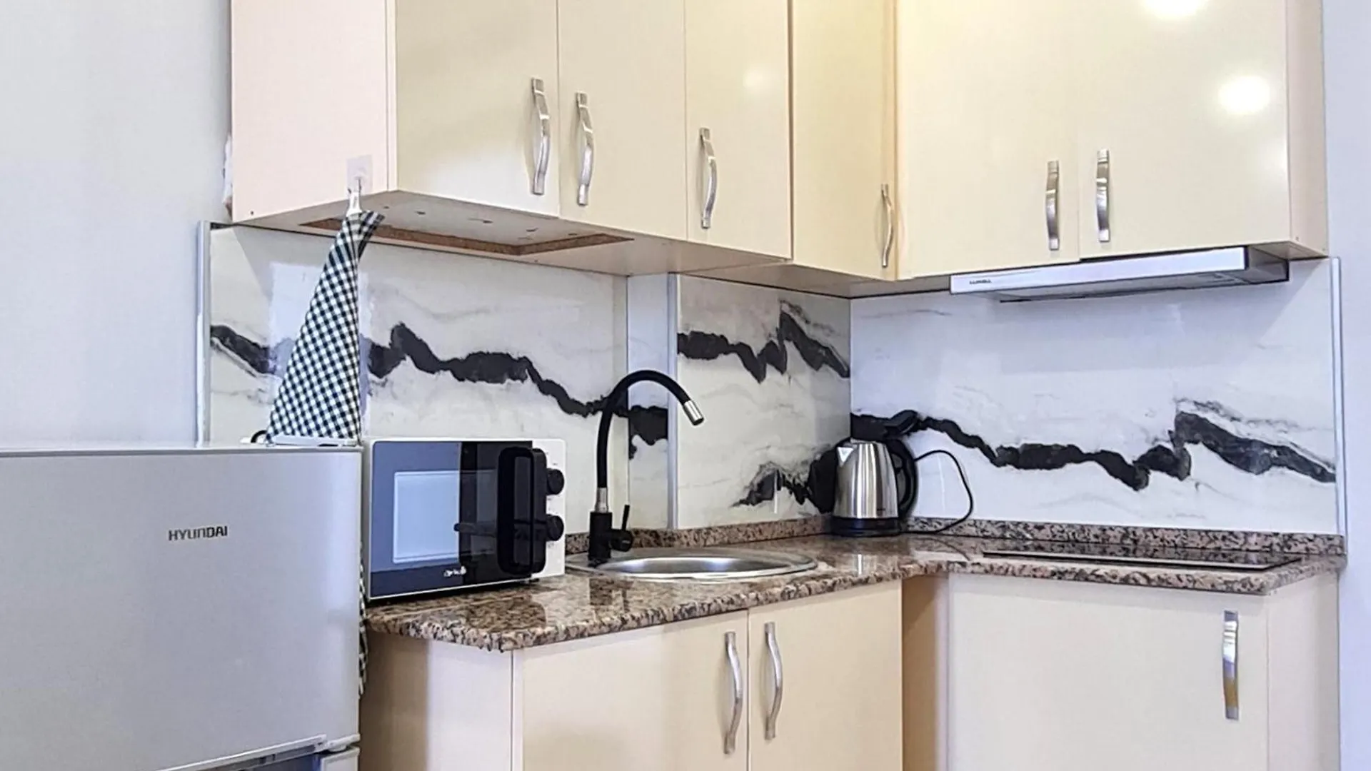 Apartment Charming Seaside 2-Room Spacious Apt#8 Washer Wifi Bidet Batumi